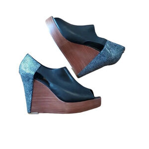 Rebecca Minkoff womans open toe wedge shoes, size 8
